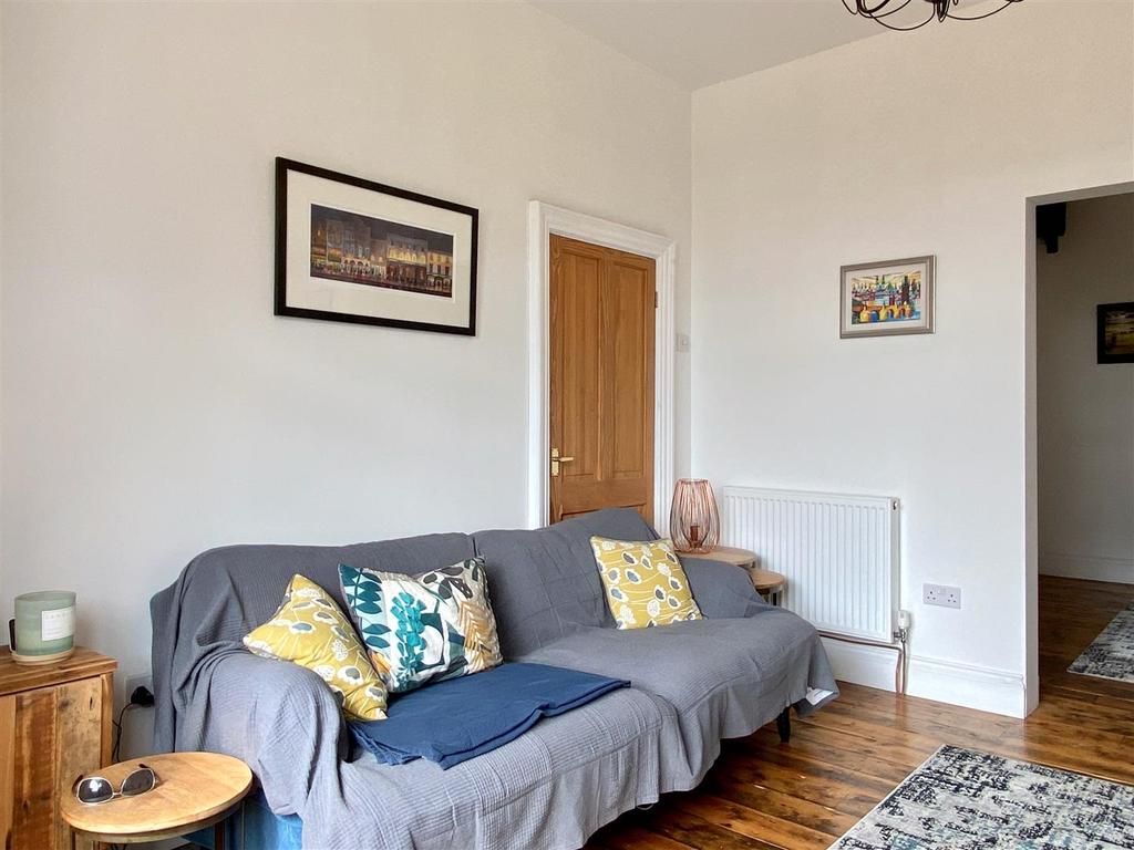 Penmaen Terrace, Swansea 3 bed terraced house £1,000 pcm (£231 pw)