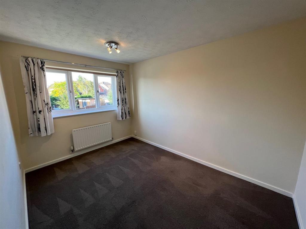 Bedroom 1.jpg