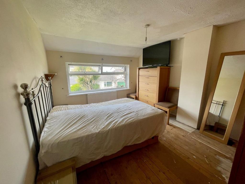 Bed1.jpg