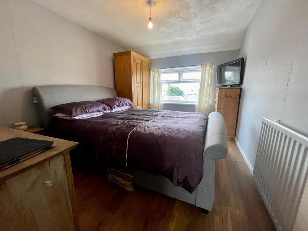 Bed 3.jpg