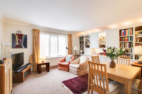 14 Village Park Close, Enfield, EN1 2SG