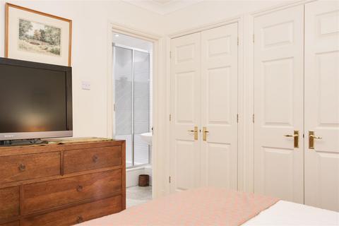 14 Village Park Close, Enfield, EN1 2SG