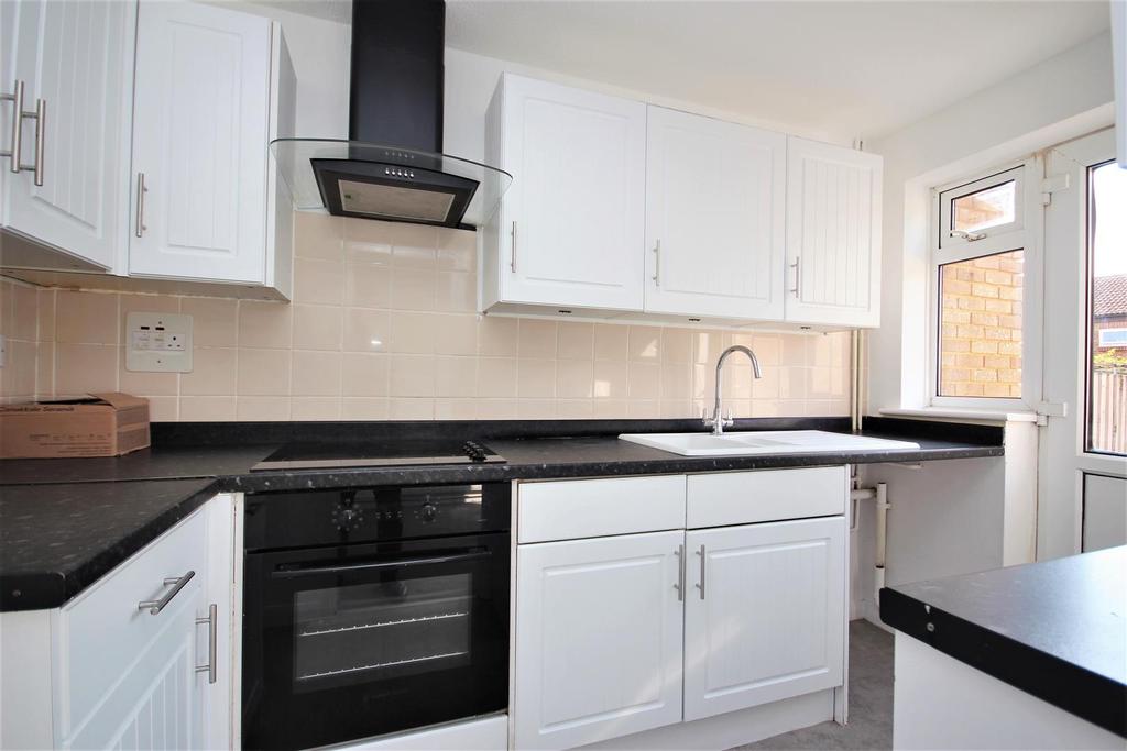 Barn Rise, Seaford 3 bed terraced house £307,500