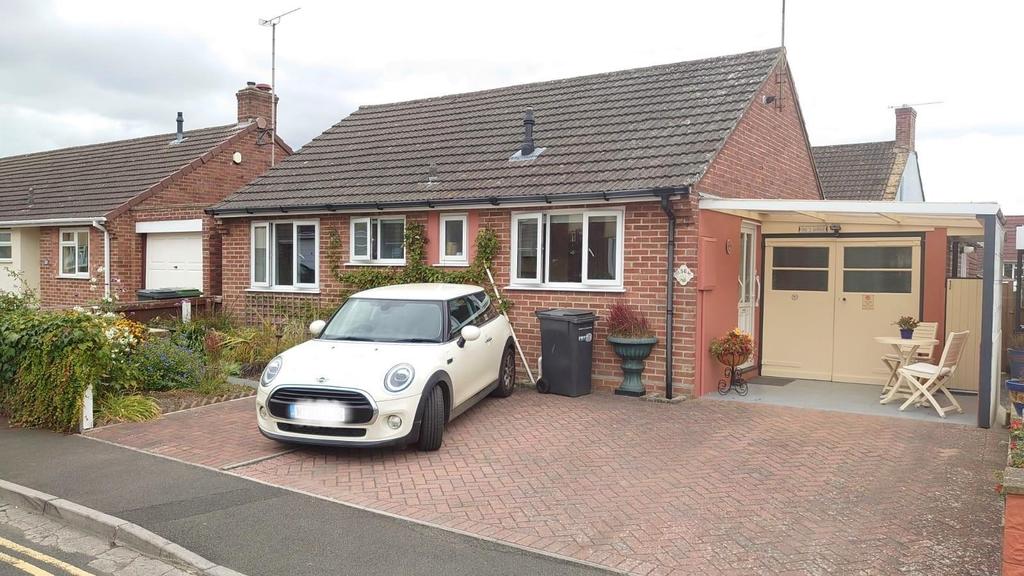 Kenmore Drive, Yeovil 2 bed bungalow £275,000