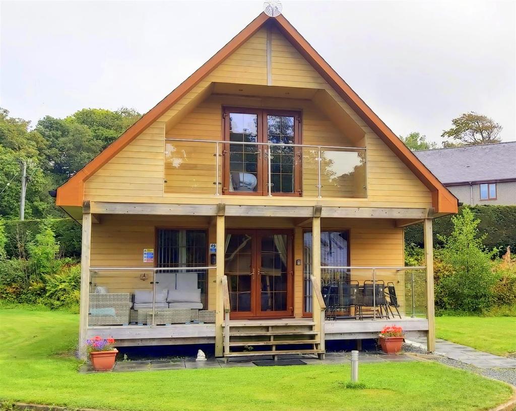 Maes Artro, Llanbedr 3 bed detached house for sale £235,000