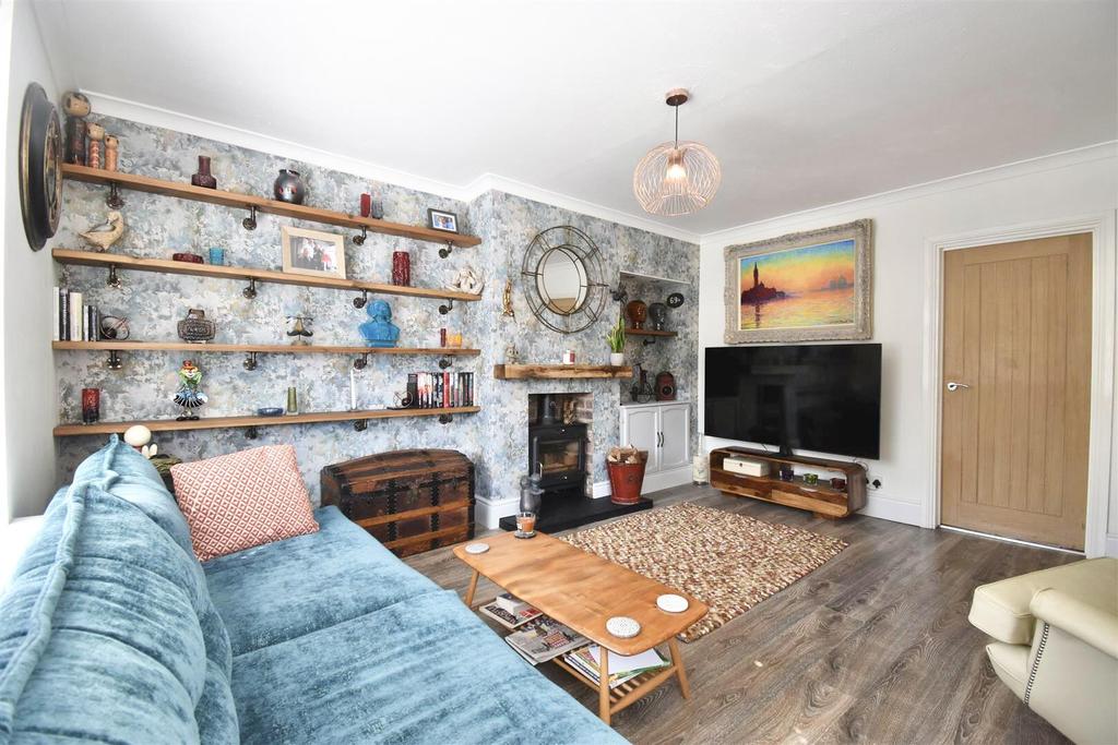 Dowling Avenue, Whitley Bay 3 bed end of terrace house £230,000