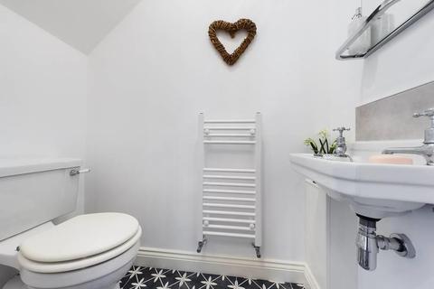 Little Acorn, 187a Queensgate, Bridlington, YO16 7JE