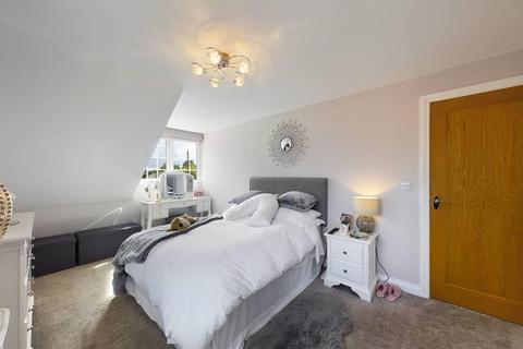 Little Acorn, 187a Queensgate, Bridlington, YO16 7JE