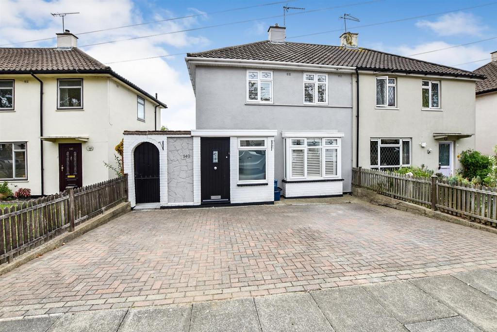 Blenheim Chase, LeighOnSea 3 bed semidetached house for sale £425,000