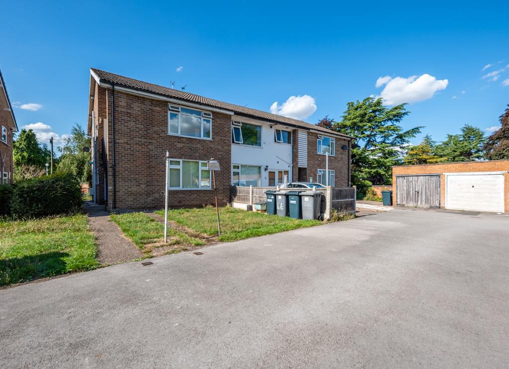 St. Helens Crescent, Burton Joyce 2 bed £750 pcm (£173 pw)