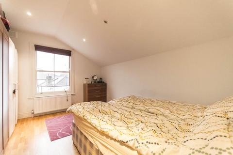 1 bedroom flat to rent, Narbonne Avenue, SW4