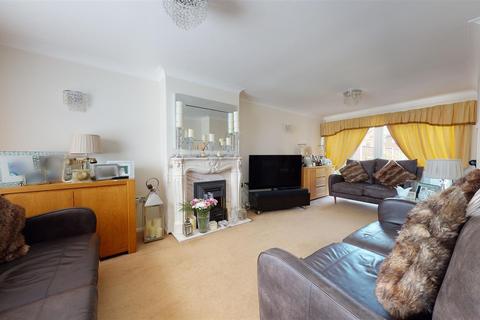 27 Cimba Wood, Gravesend, DA12 4SD