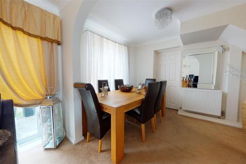 27 Cimba Wood, Gravesend, DA12 4SD