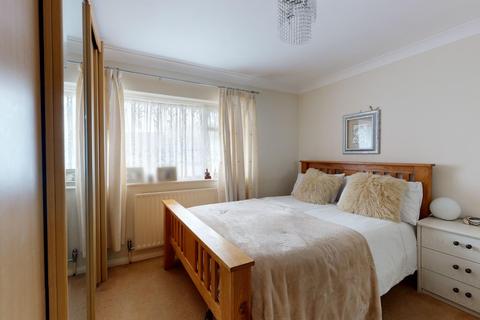 27 Cimba Wood, Gravesend, DA12 4SD
