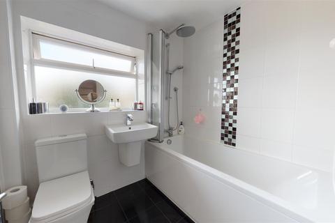 27 Cimba Wood, Gravesend, DA12 4SD