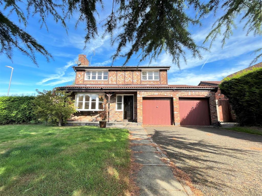 Greenwood Drive, Wilmslow 4 bed detached house for sale £620,000