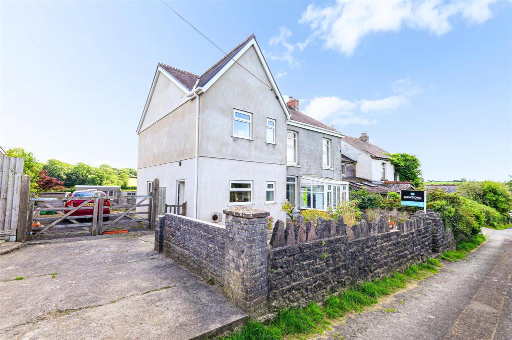 Heol Myddfai, Felindre, Swansea 3 bed detached house £375,000