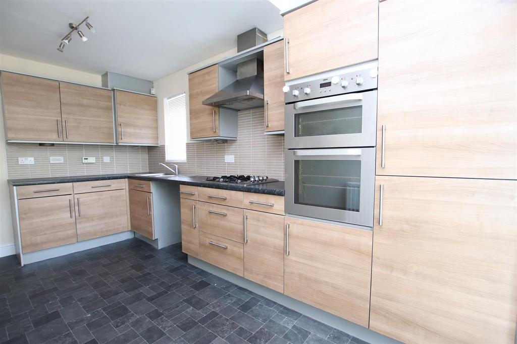 Calderwood Close, Wrose, Shipley, BD18 5 bed detached house for sale