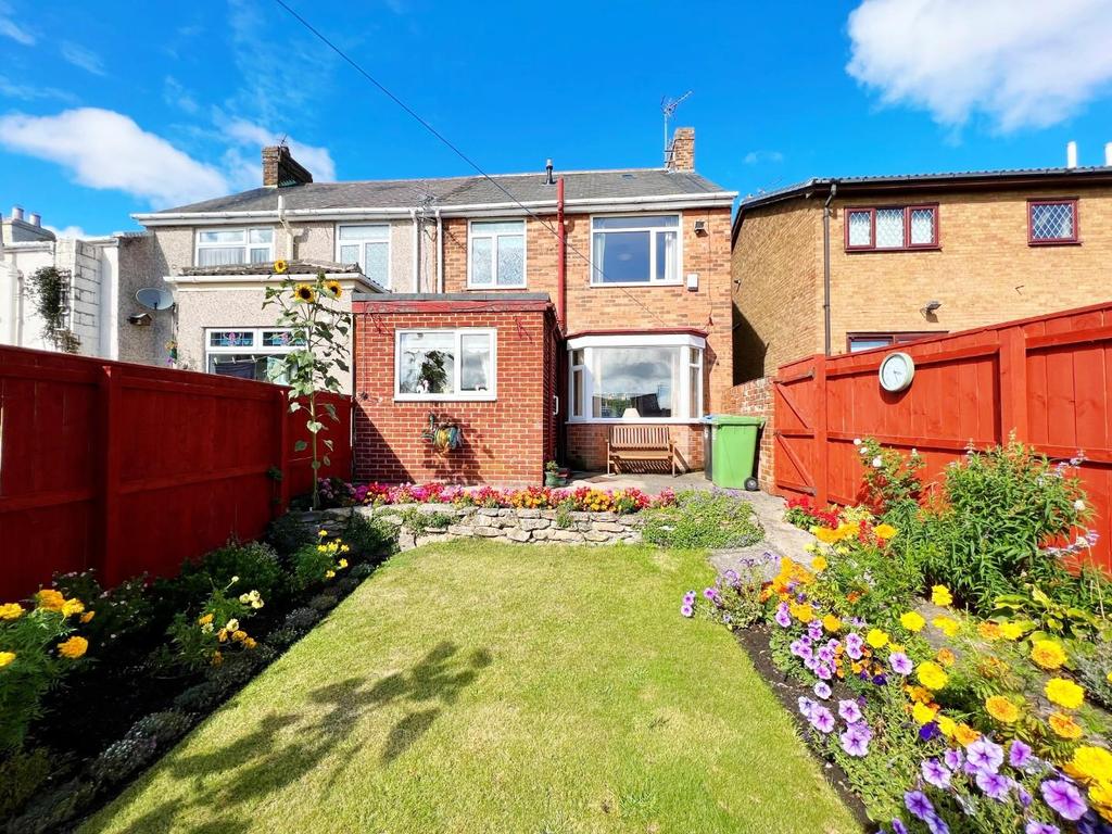 Front Street, Fishburn, StocktonOnTees 3 bed end of terrace house £
