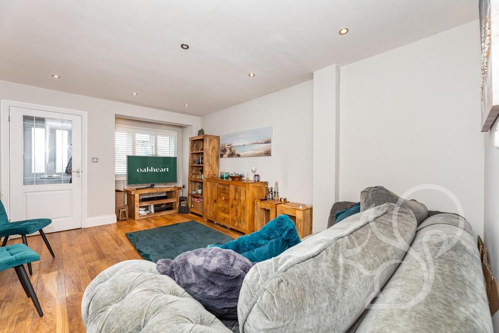 London Road, Marks Tey 2 bed house £290,000