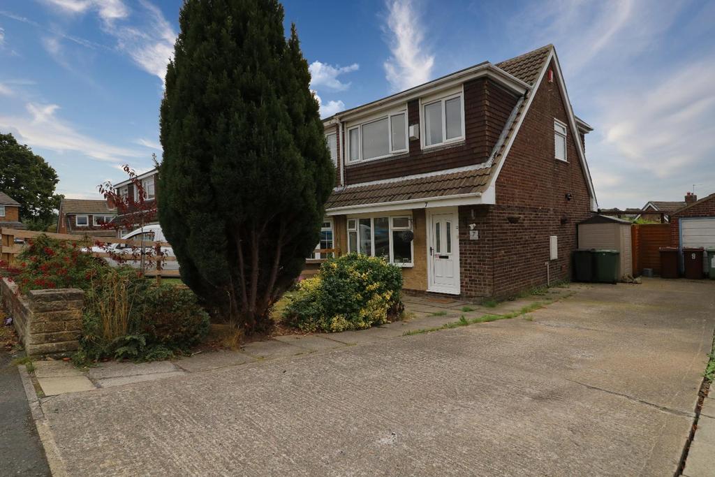Woodlea Grove, Yeadon, Leeds 3 bed semidetached house £265,000