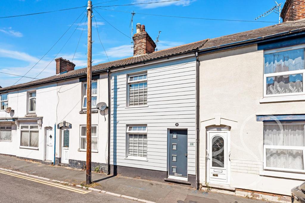 Garland Road, Harwich 2 bed terraced house for sale £160,000