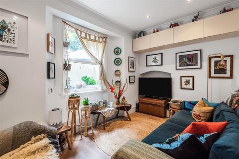 82a Bow Road, London, E3 4DL
