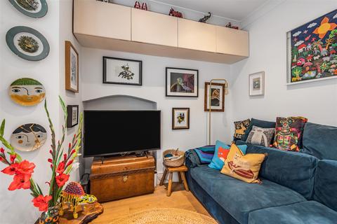 82a Bow Road, London, E3 4DL