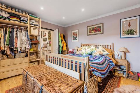82a Bow Road, London, E3 4DL