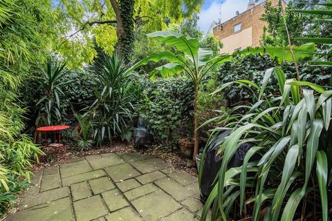 82a Bow Road, London, E3 4DL