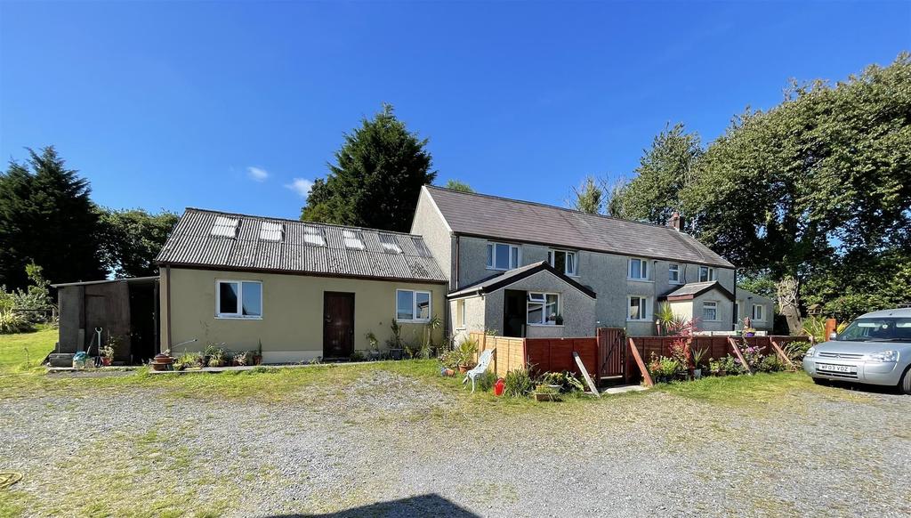 Wernddu Road, Ammanford 5 bed property with land £520,000