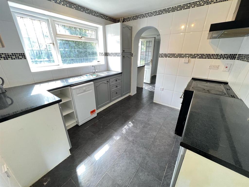 Six Ashes Road, Bobbington, DY7 5BZ 4 bed house £425,000