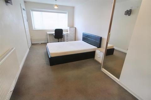 5 bedroom townhouse for sale - Forest Road, Almondbury, Huddersfield, HD5 8EU