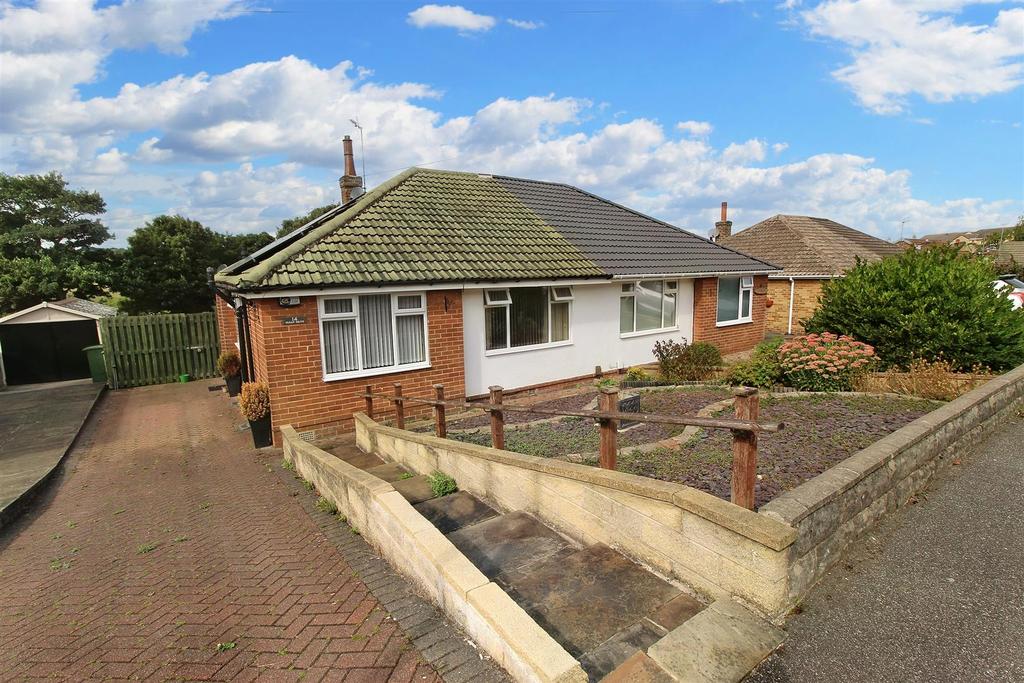 Fenay Drive, Fenay Bridge, Huddersfield, HD8 0AB 2 bed semidetached