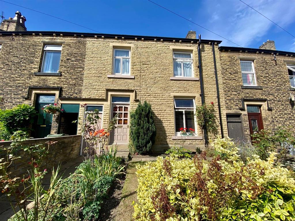 Spinkfield Road, Birkby, Huddersfield 4 bed terraced house for sale £