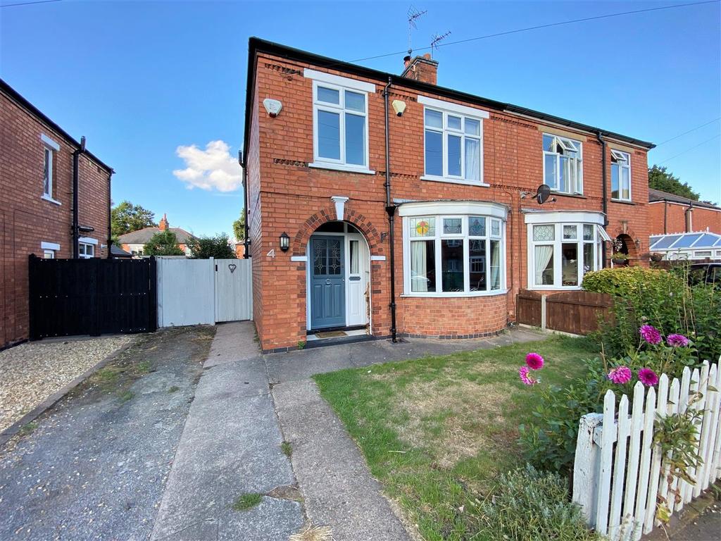 Bentinck Road, Newark 3 bed semidetached house £260,000