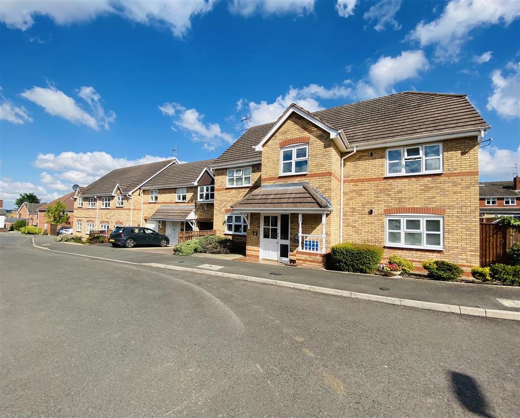 5 Court, Wombourne 1 bed apartment £650 pcm (£150 pw)