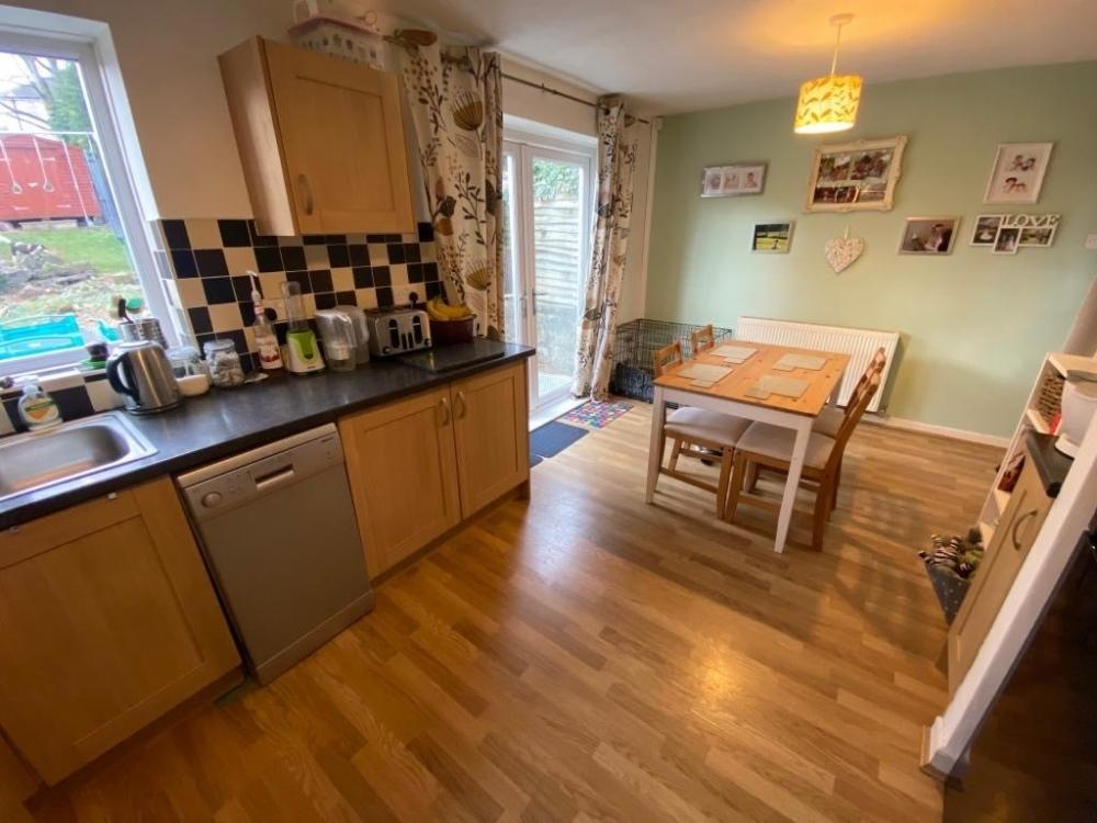 WINGFIELD DRIVE, CHADDESDEN 3 bed semidetached house £950 pcm (£219 pw)