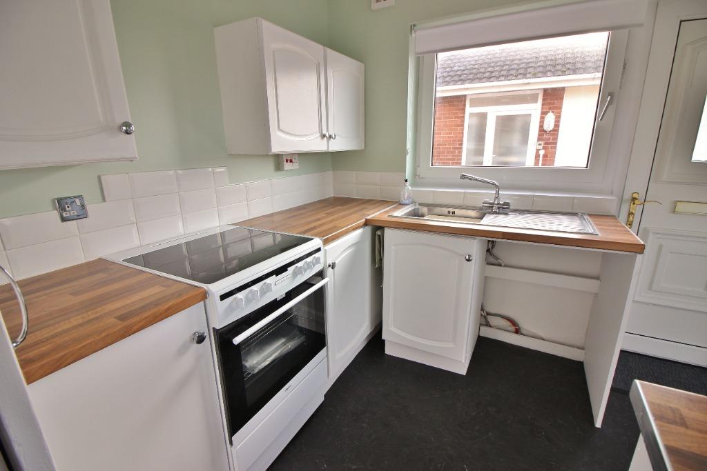 Kingston Crescent, Southport, PR9 2 bed bungalow £750 pcm (£173 pw)