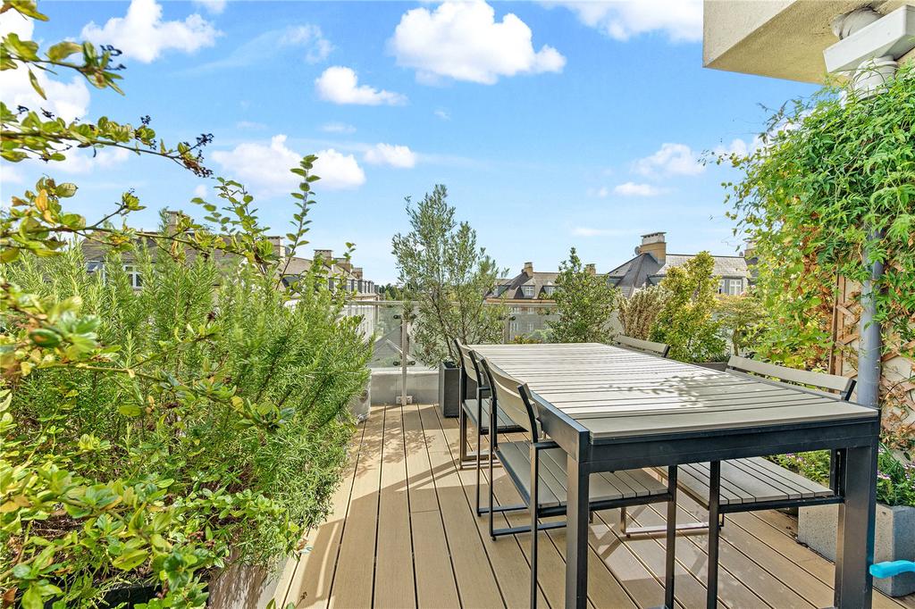 Saffron House, 7 Woodman Mews... 3 bed penthouse £925,000