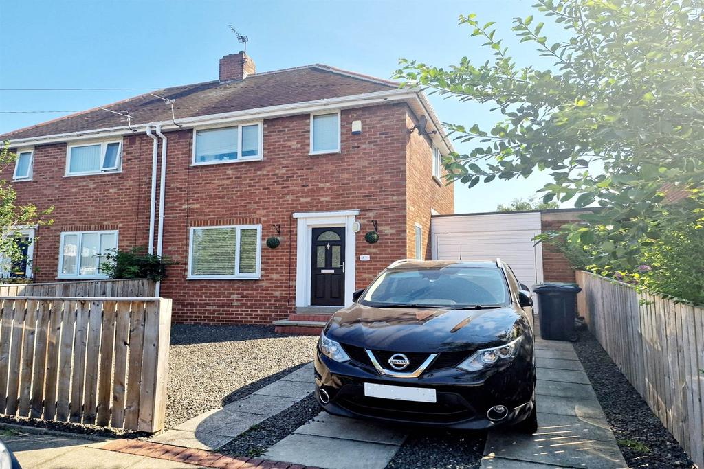 Northumberland Place, Birtley 2 bed semidetached house £125,000