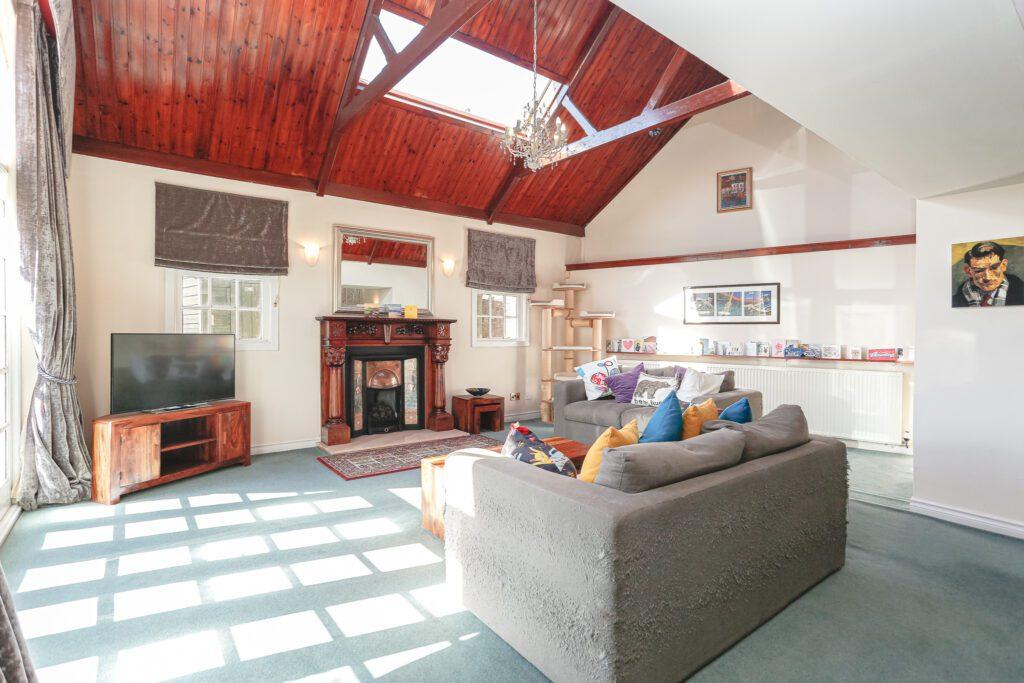 Kenilworth Road, Bridge of Allan, FK9 3 bed cottage for sale £420,000