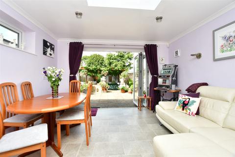 146 Bredhurst Road, Gillingham, ME8 0QU