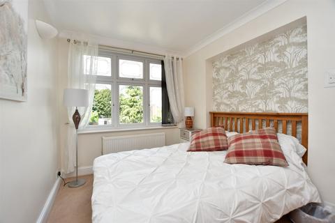 146 Bredhurst Road, Gillingham, ME8 0QU