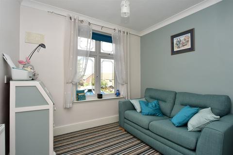 146 Bredhurst Road, Gillingham, ME8 0QU