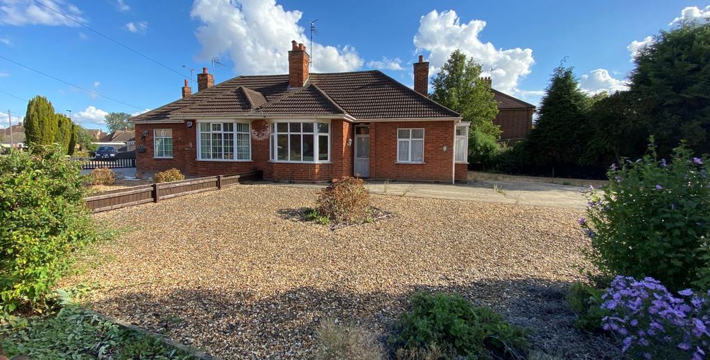 2 Sallows Road, Peterborough... 3 bed bungalow £90,000