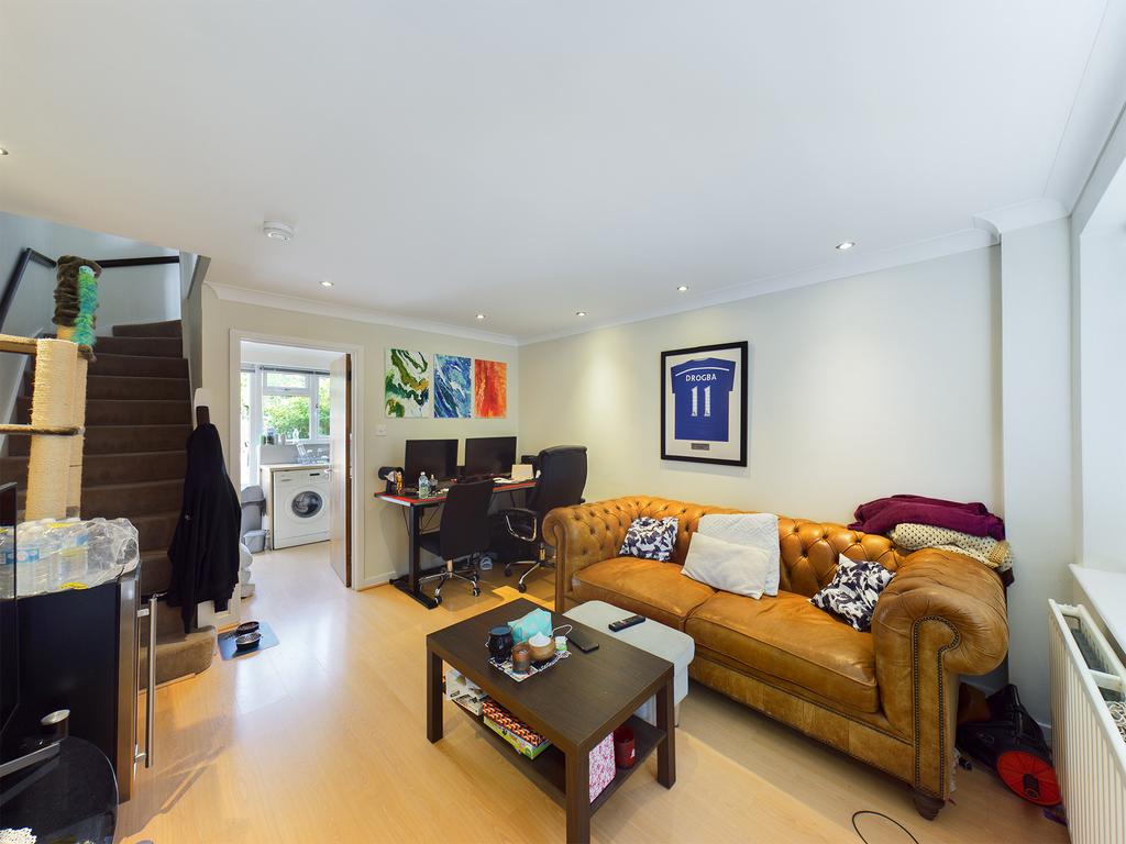 Gwydor Road, Beckenham, Kent, BR3 1 bed terraced house £1,350 pcm (£