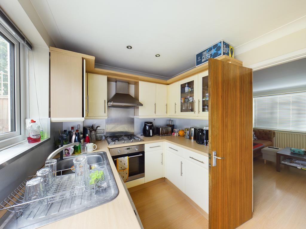 Gwydor Road, Beckenham, Kent, BR3 1 bed terraced house £1,350 pcm (£