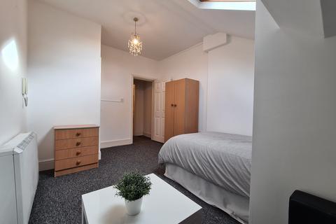 Studio to rent, The Parkside, Lloyd Street South, Manchester, M14 7HT
