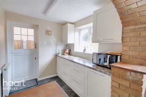 2 Butts Paddock, Canewdon, Rochford, SS4 3QT